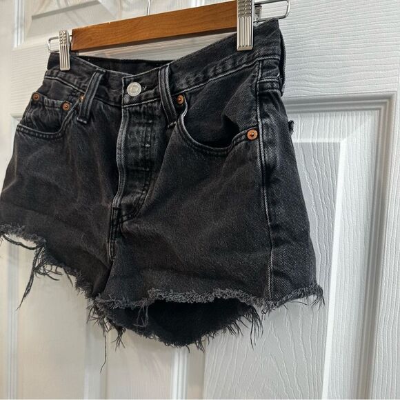 LEVI 501 ORIGINAL FIT HIGH RISE WOMEN'S SHORTS black size 24 - Picture 3 of 8